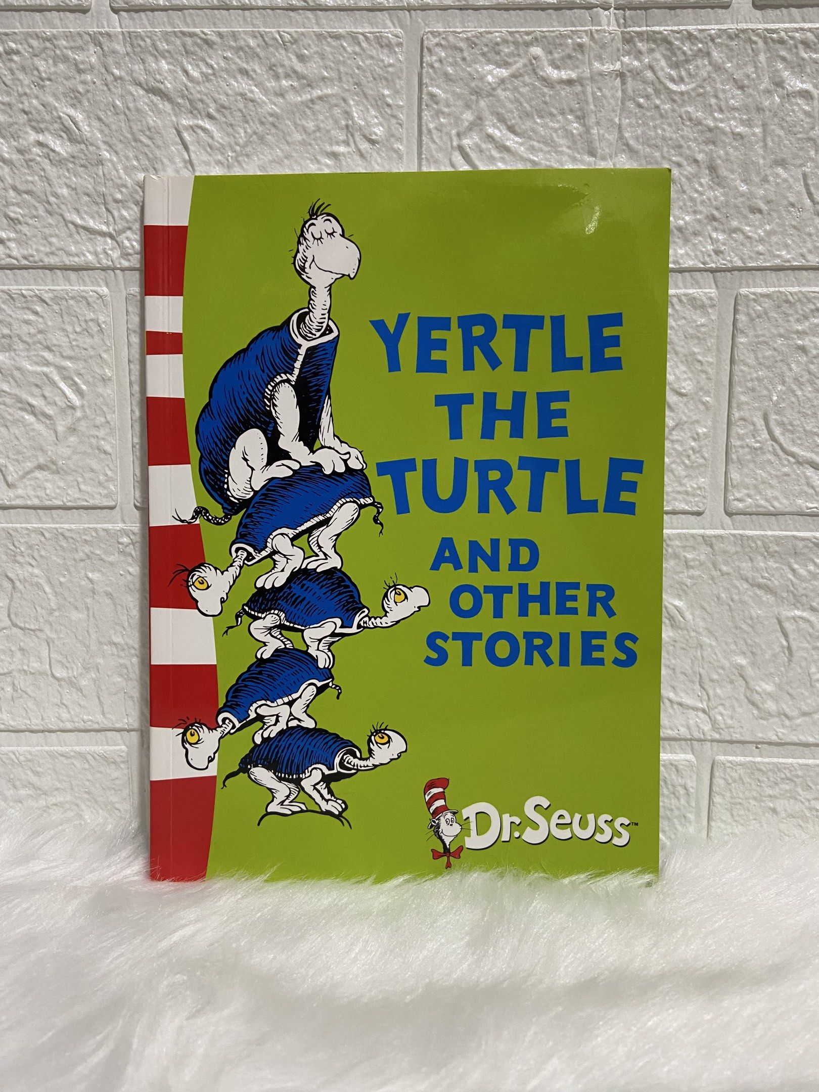 Yertle Turtle and Other Stories (Category: Children's Books) located in Caloocan City. Submitted by dmbooknook (Listing ID 1421148904, Image 1). Description: - Very good used condition, lightly bent - Medium-sized paperback - 90 each or any 2 for 150 only (Medium-sized) - Perfect for early/young reader - Colorful Illustration Dr. Seuss books are fun, filled with colorful, silly characters, and made-up words. Not only do his books entertain, they 