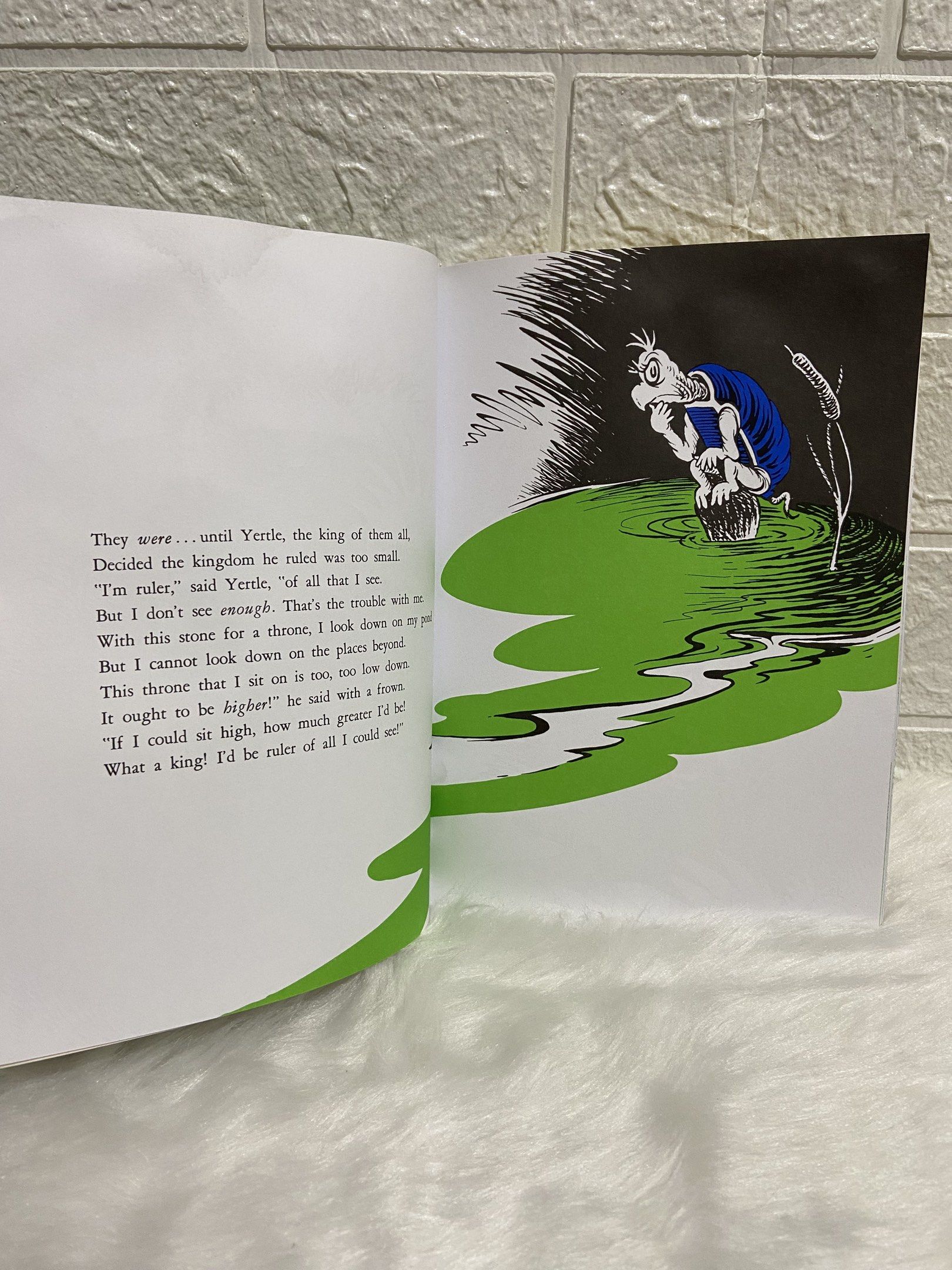 Yertle Turtle and Other Stories (Category: Children's Books) located in Caloocan City. Submitted by dmbooknook (Listing ID 1421148904, Image 2). Description: - Very good used condition, lightly bent - Medium-sized paperback - 90 each or any 2 for 150 only (Medium-sized) - Perfect for early/young reader - Colorful Illustration Dr. Seuss books are fun, filled with colorful, silly characters, and made-up words. Not only do his books entertain, they 