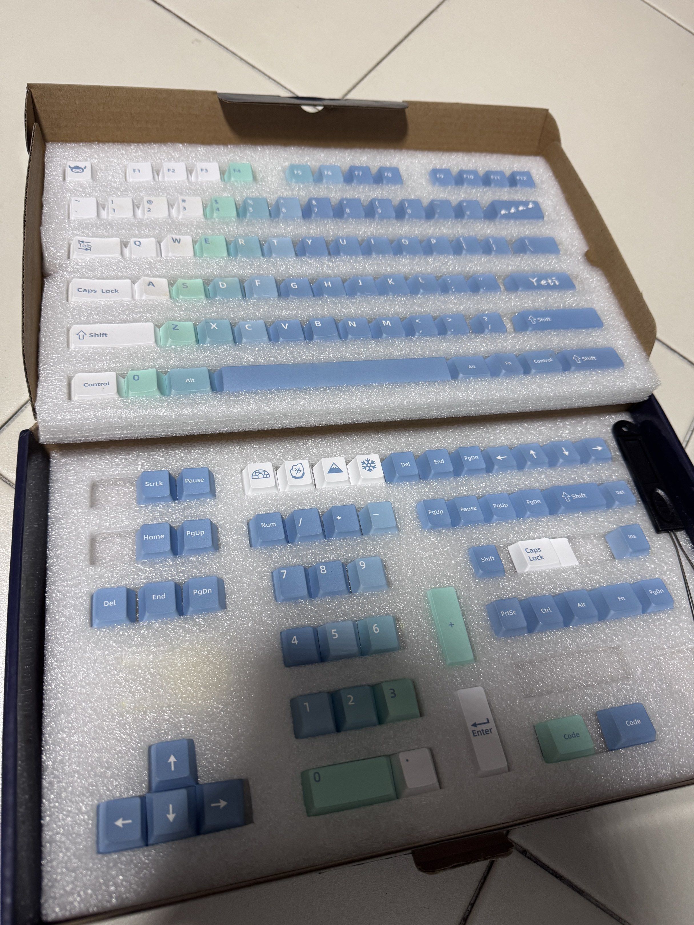 Yeti Keycaps Set - Blue and White453762926448496640