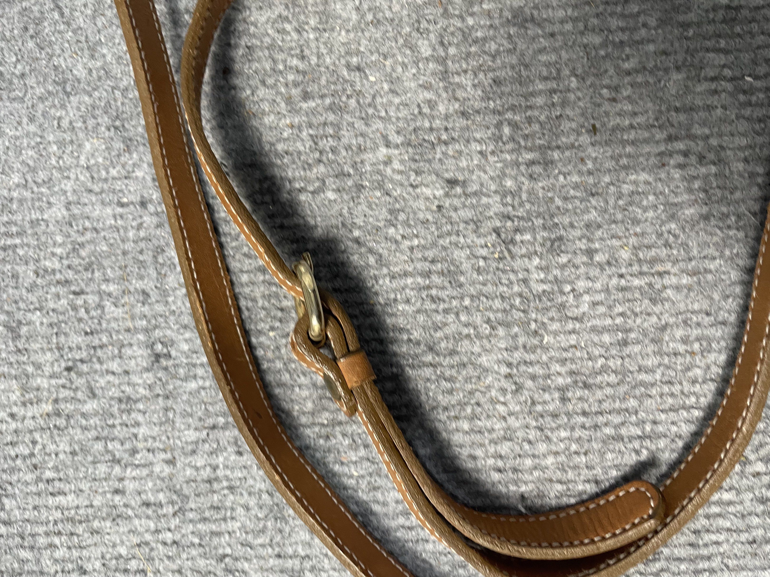 Yves Saint Laurent Crossbody Bag (Category: Luxury Bags & Wallets) located in Urdaneta. Submitted by northdrops_asian (Listing ID 1421233047, Image 2). Description: .