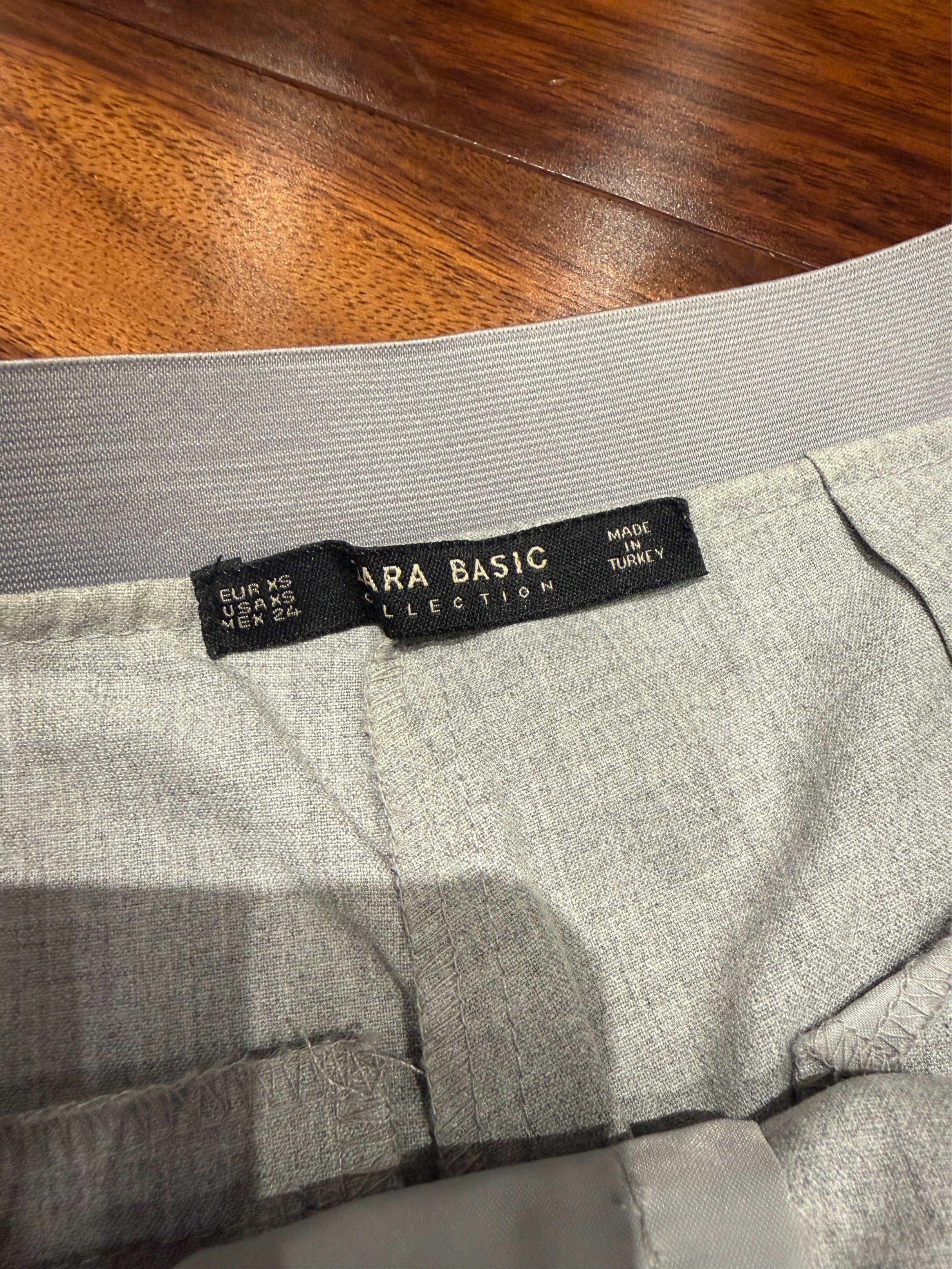 Zara Grey Slim Fit Trousers (Category: Other Bottoms) located in Quezon City. Submitted by glc89 (Listing ID 1421149292, Image 2). Description: Used less than 5x.