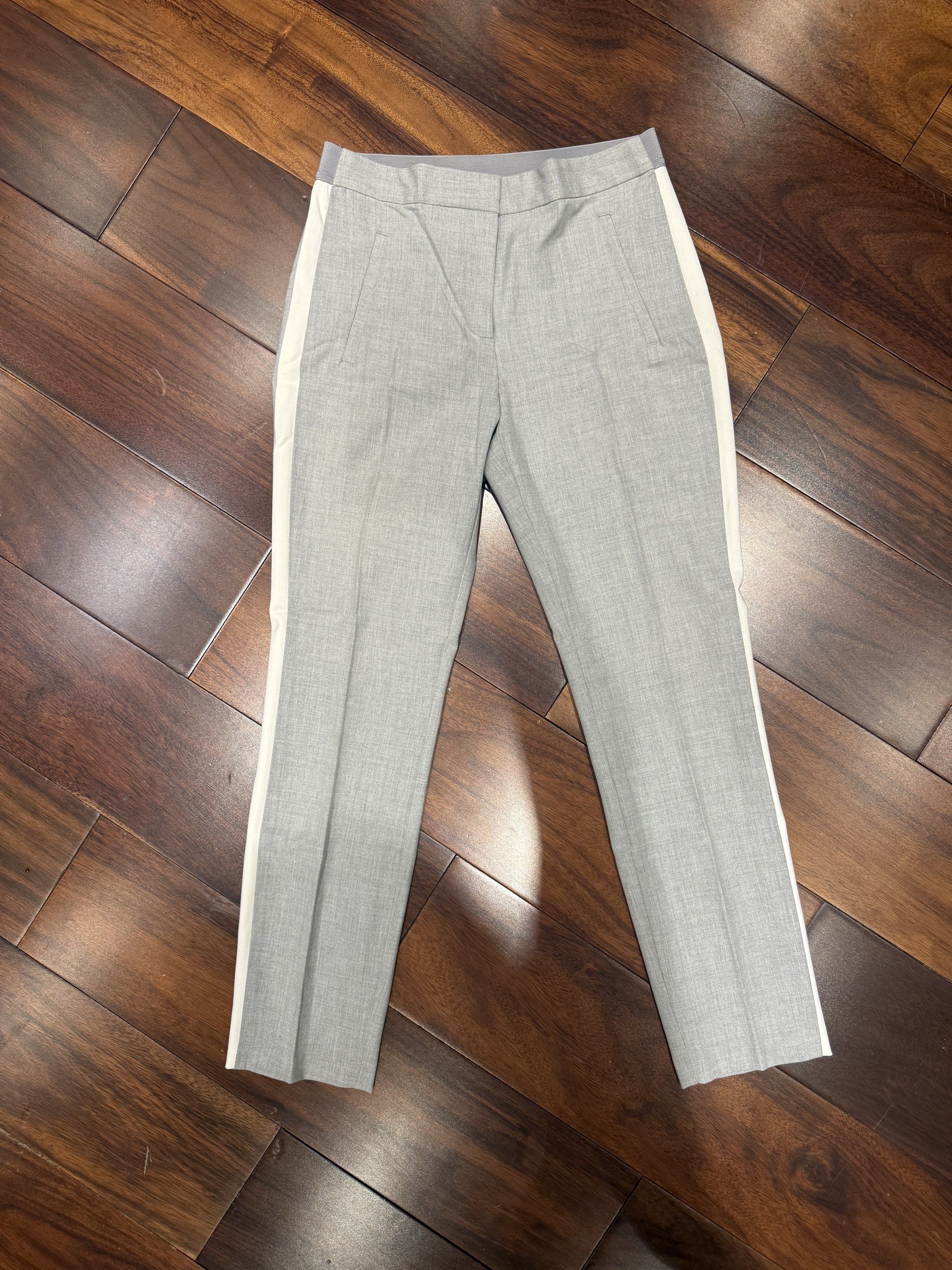Zara Grey Slim Fit Trousers (Category: Other Bottoms) located in Quezon City. Submitted by glc89 (Listing ID 1421149292, Image 1). Description: Used less than 5x.