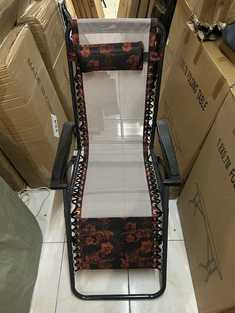 Zero Gravity Reclining Chair (Category: Chairs) located in Pasig City. Submitted by tricia_qls (Listing ID 1421247094, Image 2). Description: 2in1 Reclining Chair 150kg capacity Heavy duty COD + DF Same day delivery Message for fast transaction 📩.