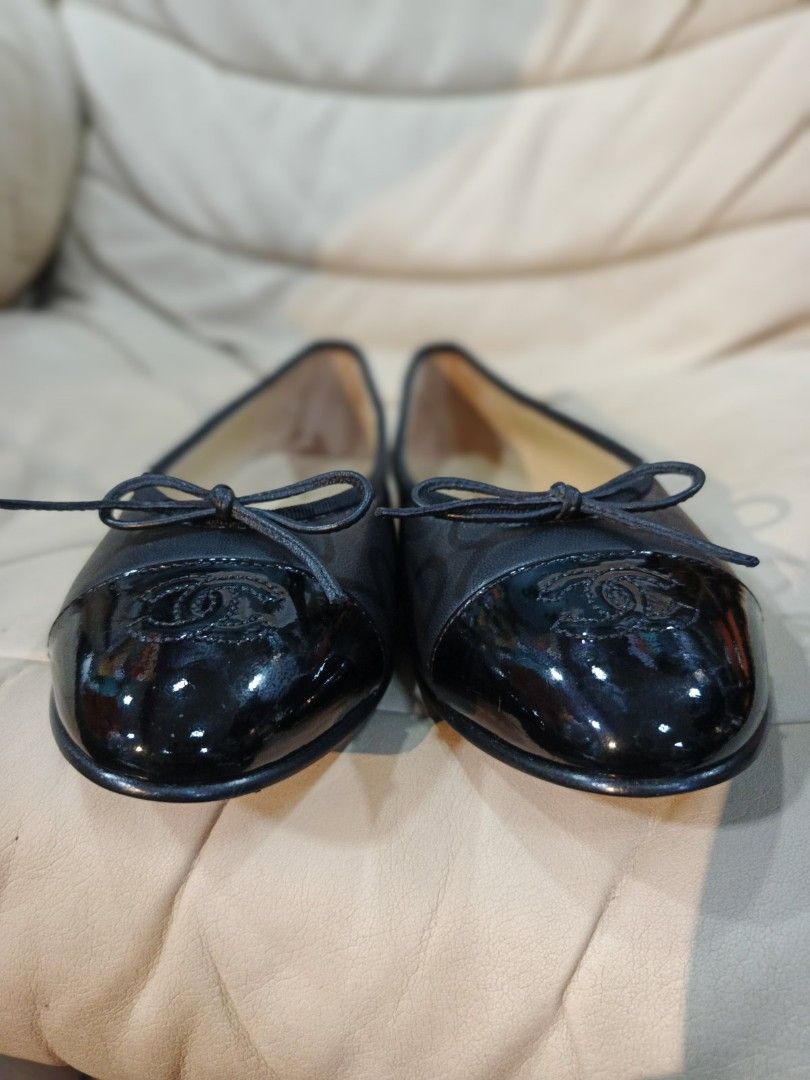 Authentic Chanel All Black Ballet Flats (Category: Flats & Sandals) located in Itogon. Submitted by designerluxeshop (Listing ID 1421435728, Image 3). Description: Pre-owned Chanel all black ballet flats with authenticity document, dustbag and box, size 39, 💯% original, in good condition, shipping is free, message me if interested, delivery is by schedule discount is offered for cash buyer layaway is accepted 20% downpayment 80% balance payable 