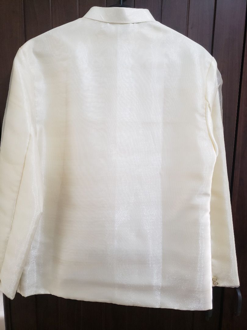 Barong Tagalog - Cream with Embroidery - Medium (Category: Formal Shirts) located in Makati City. Submitted by akukaselabs (Listing ID 1421366547, Image 3). Description: Embroidered Barong Tagalog Chinese Collar Cream Large 📏 Measurements (+/-3cm) Chest: 51cm pit-to-pit Length: 69 cm Sleeves: 58 CM RFS: Decluttering Location: Fairlane Residences, Kapitolyo Pasig Shipping: Buyer shoulders fee.