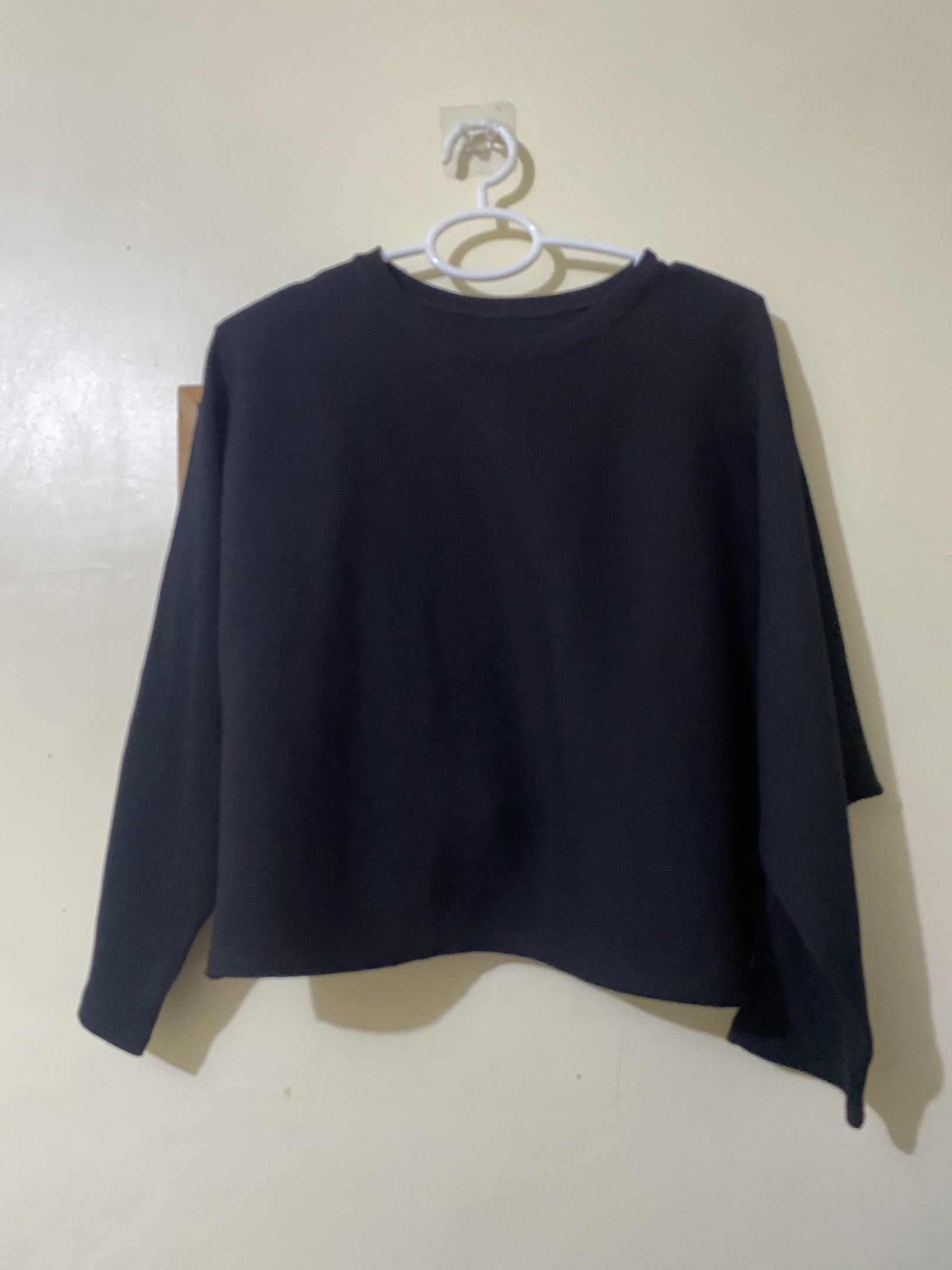 Black Long Sleeves | Women | Plus Size (Category: Coats, Jackets and Outerwear) located in Cavite. Submitted by applekart (Listing ID 1421437333, Image 1). Description: Black Long Sleeves (Women’s) Size: XL–2XL Condition: Used only a few times (still in great condition) ✔ Can be bundled with other items ✔ Same-day shipping from Bacoor, Cavite or Makati ✔ Regular shipping via Gogo Express (from Bacoor).