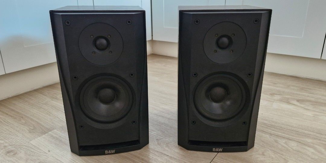 B&W DM302 Speakers