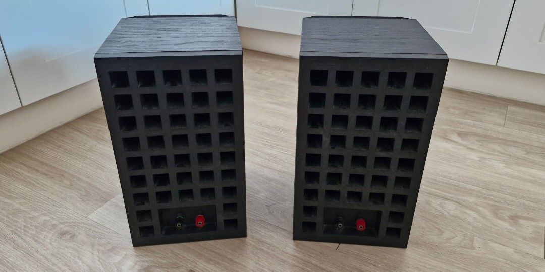 B&W DM302 Speakers480296517533716481