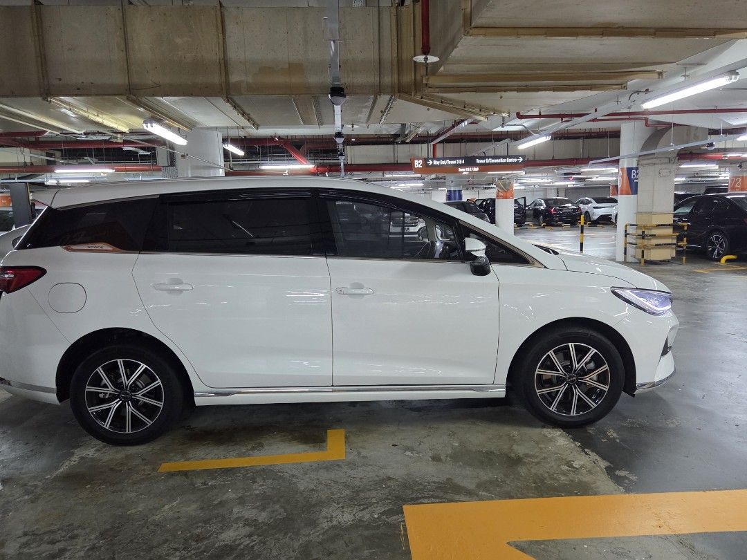 BYD M6 Auto (Category: Used Cars) located in Singapore. Submitted by iamhansolo (Listing ID 1421140045, Image 3). Description: i am the owner. Not interested in CONSIGNMENT. I'm the 1st owner. there is bank loan outstanding, but i can pay it off and sell you without anymore outstanding bank loan. Full service from BYD authorized service center only. 10 years free servicing 6 years car warranty or 150,00km 10 years battery warranty or 200,000 km N