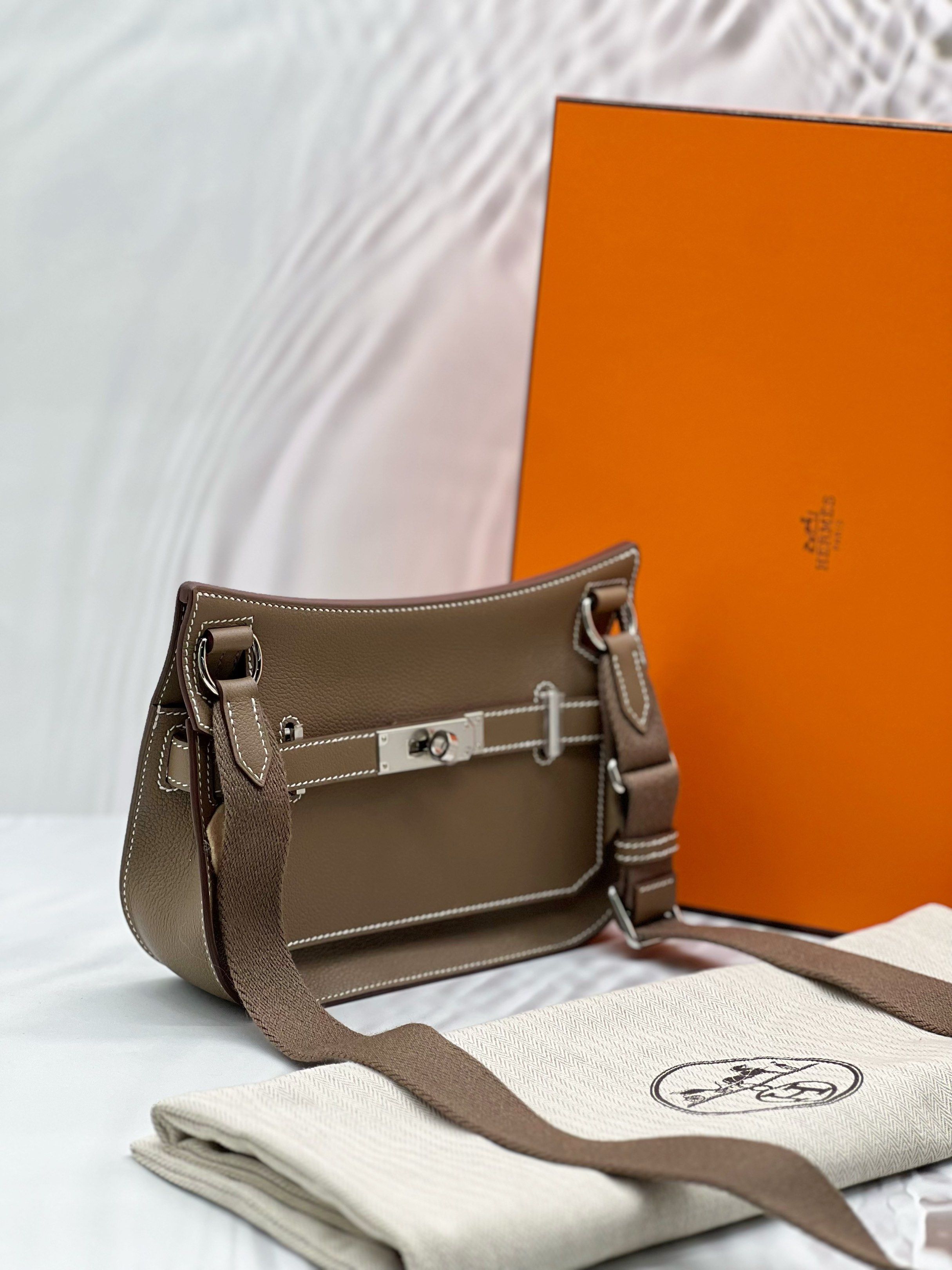 🧧CNY PROMO🧧 (BRAND NEW) HERMES JYPSIERE MINI BAG IN ETOUPE VEAU ...