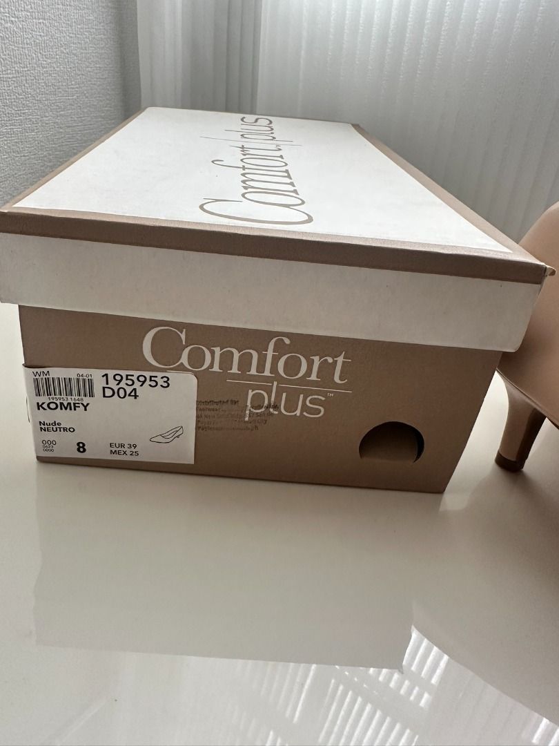 Comfort Plus Pointed Heels KOMFY Nude Size 8 (Category: Heels) located in Makati City. Submitted by unload2reload_ (Listing ID 1421320901, Image 3). Description: Comfort Plus KOMFY NUDE pointed heels in size 8 with a memory foam insole for added comfort. The original price tag is still attached, showing a price of ₱1,650.00. RFS: Wrong Size MOP: COD, Cash, GCash, Maya PM for faster transaction For pick-up or delivery via Grab/AngkasLalamove (SF c