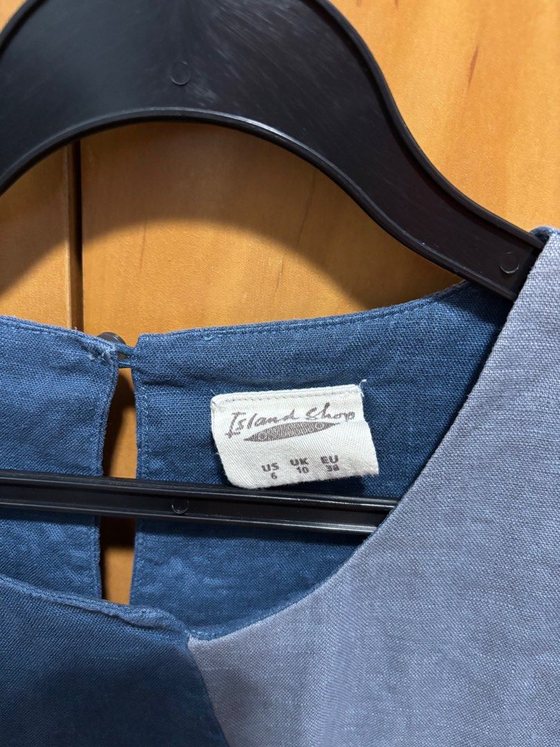 Tops (Category: Blouses) located in Singapore. Submitted by secretguest (Listing ID 1421420321, Image 2). Description: .