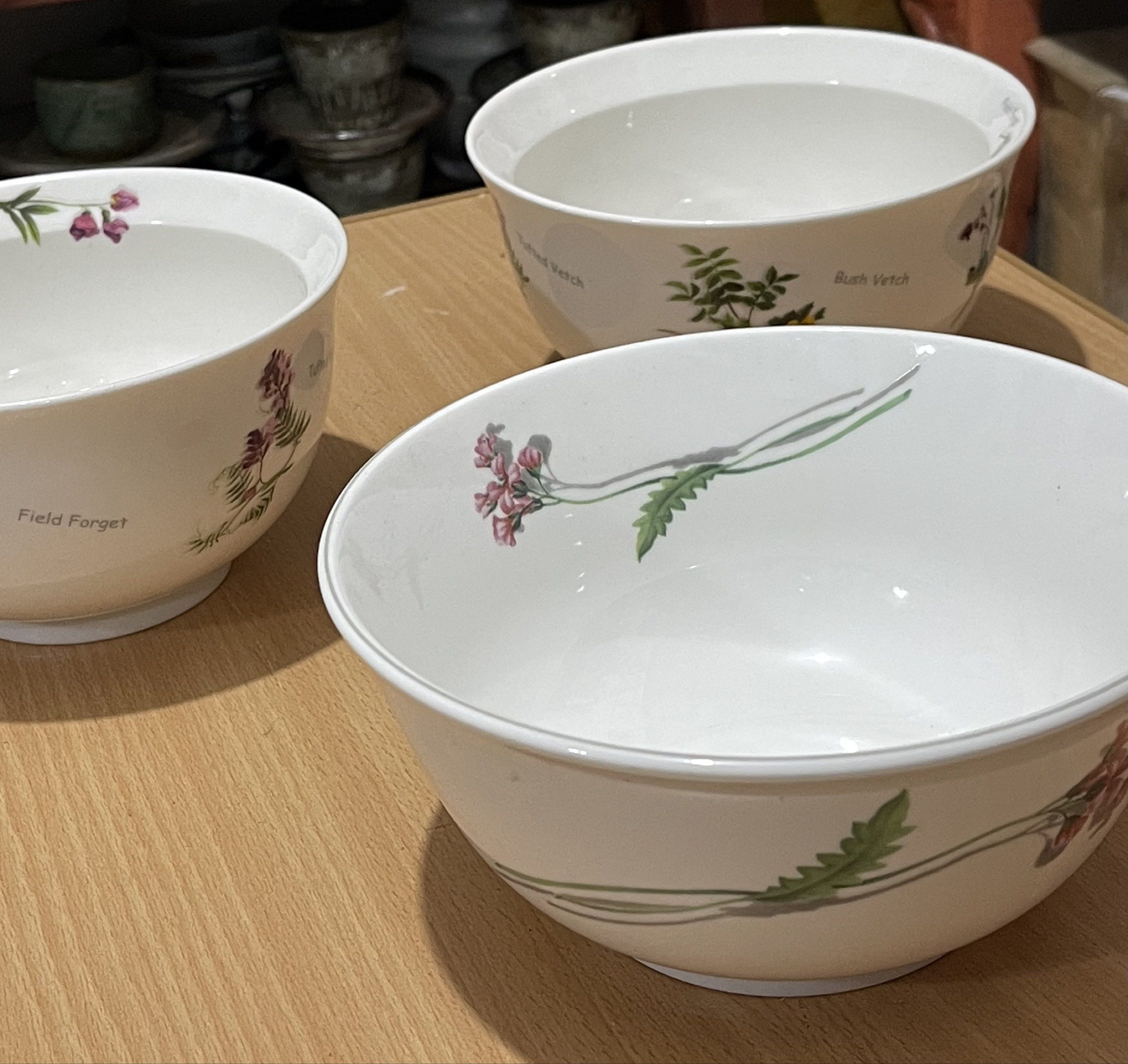 Floral Design Bowls Set BIG (Category: Dinnerware & Cutlery) located in San Fernando. Submitted by japansurpluselyu (Listing ID 1421390256, Image 2). Description: Dimes: 7x4 | 6x4.