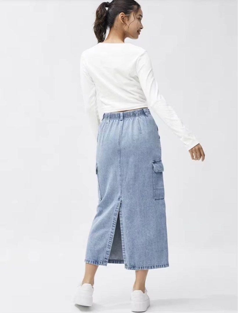 GU Denim Cargo Skirt XS (Category: Skirts) located in Urdaneta. Submitted by zrayray (Listing ID 1421399408, Image 3). Description: - GU denim cargo skirt - Light blue - Size XS - Midi length - Elastic waistband - Two front pockets - Brand new, with original tags - Tag price: ¥2,990.