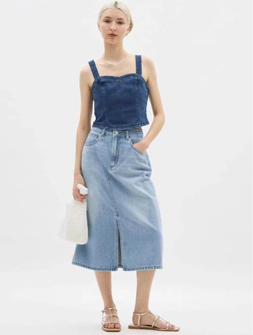 GU Denim Maxi Skirt (Category: Skirts) located in Urdaneta. Submitted by zrayray (Listing ID 1421400157, Image 2). Description: - GU denim maxi skirt - Light wash - Front slit - Classic five-pocket design - Button and zipper closure - Straight fit - Price tag: ¥1990.
