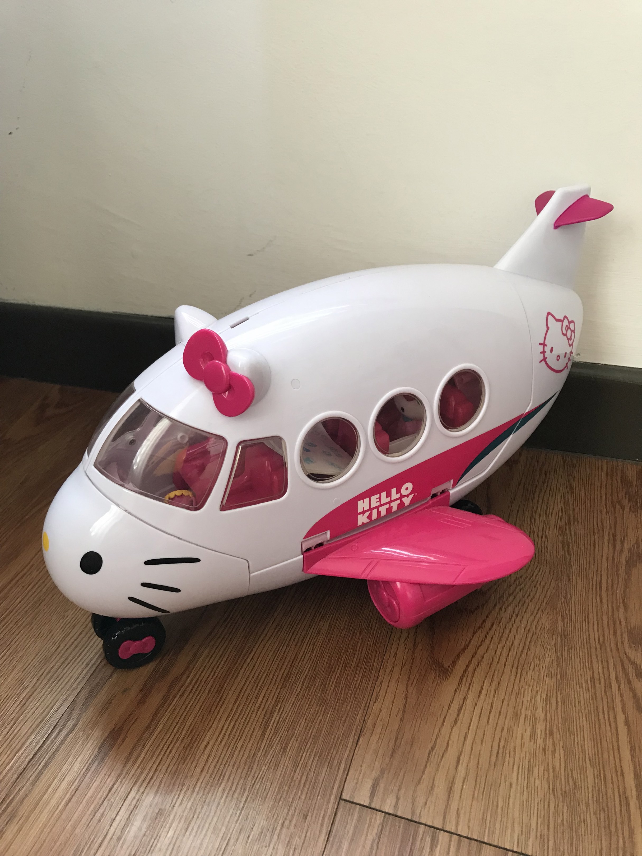 Hello Kitty Airplane Playset, Hobbies & Toys, Toys & Games on Carousell