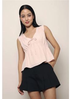 (Category: ) located in . Submitted by clearmywardrobe17 (Listing ID 1421347022, Image 1). Description: .