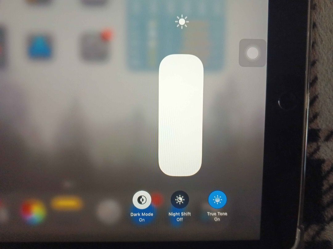 Ipad 7th Generation 128gb WiFi + Cellular (Category: iPad) located in Angono. Submitted by pricefield4ever (Listing ID 1421300597, Image 3). Description: 📱 iPad 7th Gen 128GB WiFi + Cellular 💗 Inclusions: • iPad 7th Gen – 128GB (WiFi + Cellular) • Apple Pencil • Clear Case • 20W Charger • Updated to iOS 18.5 📍 Location: Angono, Rizal 🚚 Can do shipping (buyer handles fee) 🤝 Preferably meet-up / pick-up Perfect for students, note-taking, Netfl
