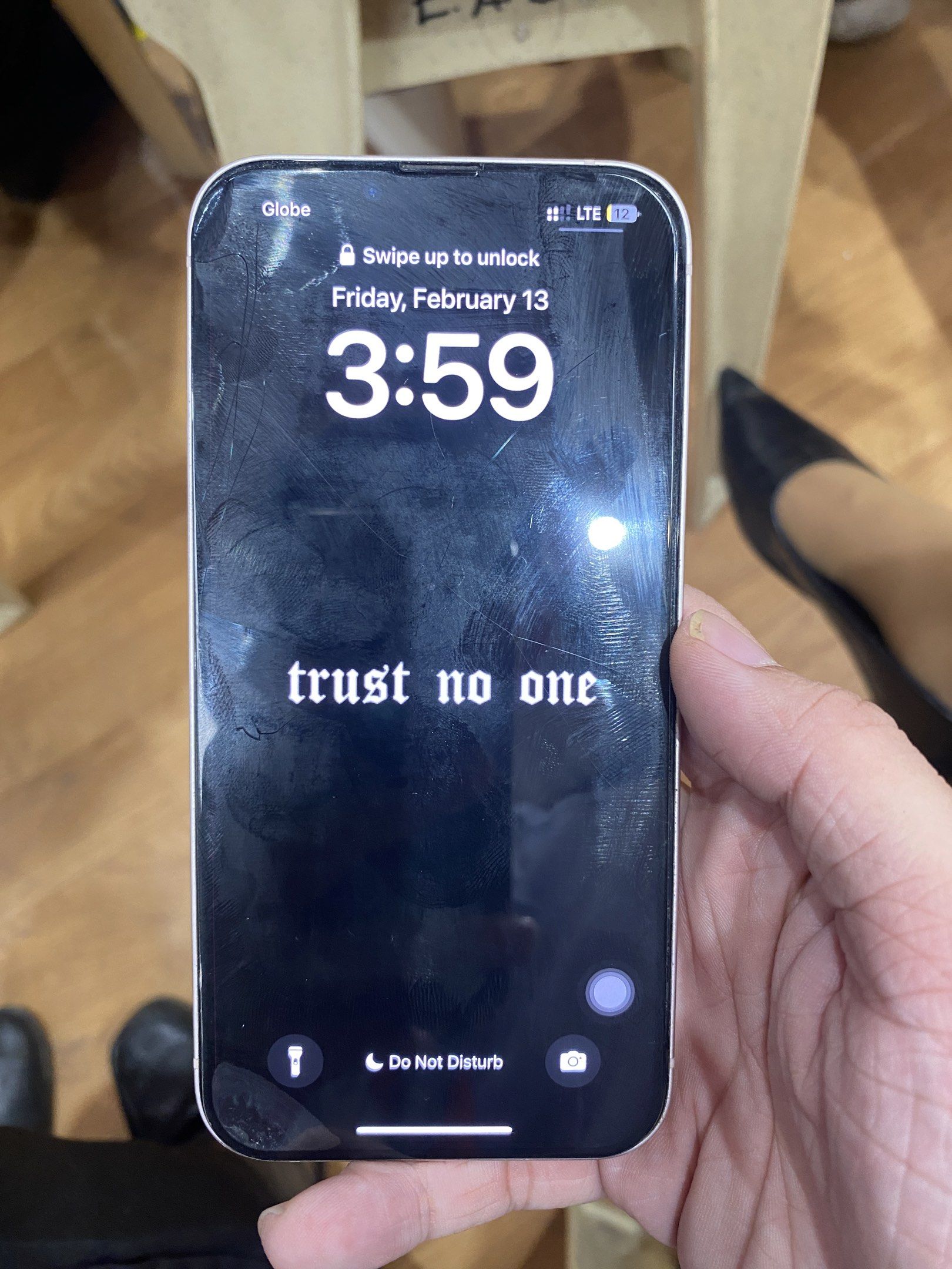 Iphone 13 pink 128gb (Category: iPhone 13 Series) located in Taguig. Submitted by cali_thrift (Listing ID 1421359591, Image 2). Description: Good condition Pinalitan ng battery (original battery) May pink na guhit na nalabas pero di naman nagsstay Can do meet up Inclusion : case, charger and unit with box Imus cavite loc 14,500 slight nego .