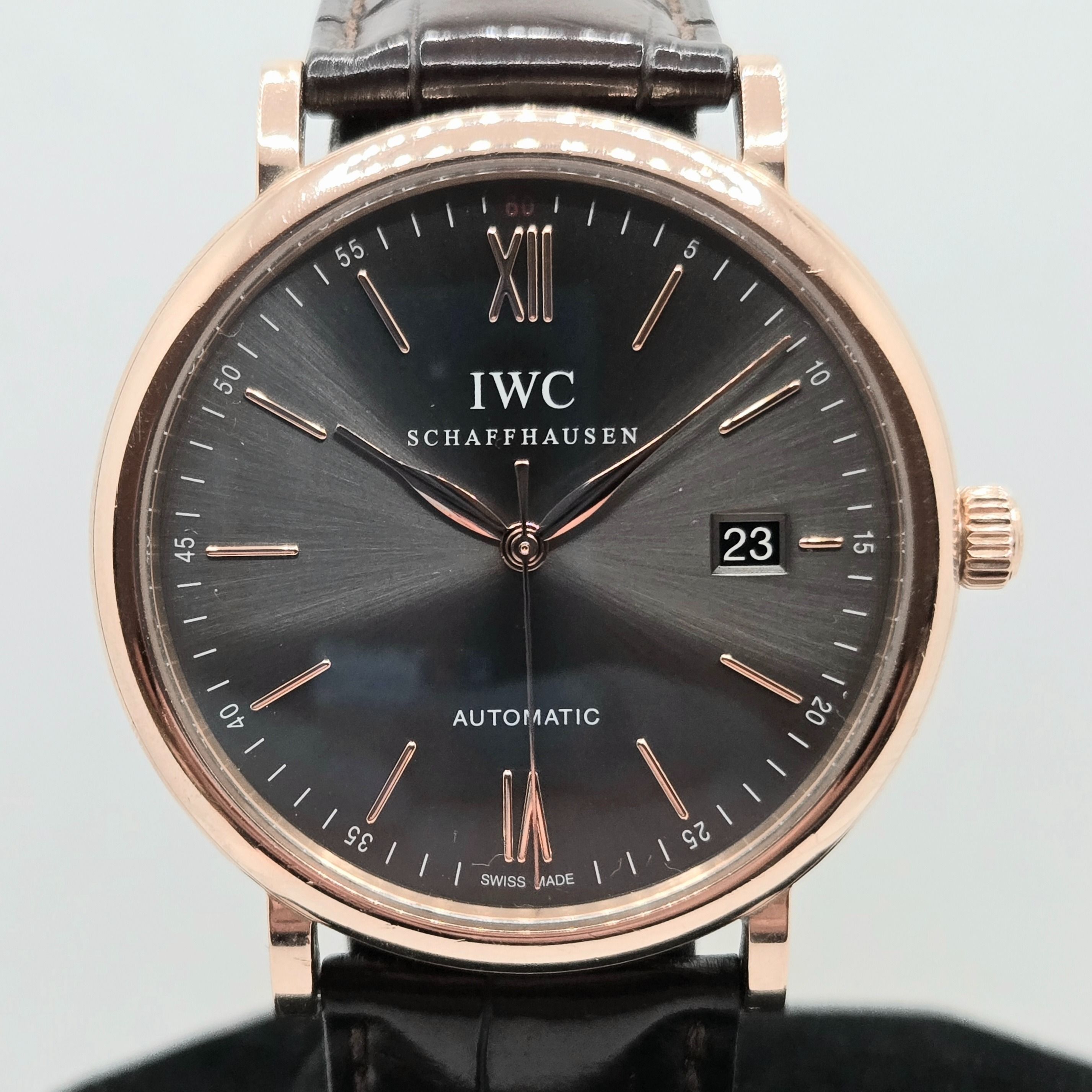 IWC Portofino Rose Gold (IW356511) (Category: Watches) located in Singapore. Submitted by thewatchroom (Listing ID 1421387970, Image 1). Description: Search thewatchroombencoolensg on T for exclusive deal **Watch and Cert only IWC Portofino Rose Gold (IW356511) Undated/Circa 2016 Come with Cert and 6 Months inhouse Warranty Our mode of payment can made by cash , paynow or 1 time credit card payment of 2.3% We are located at 180 bencoolen Street #