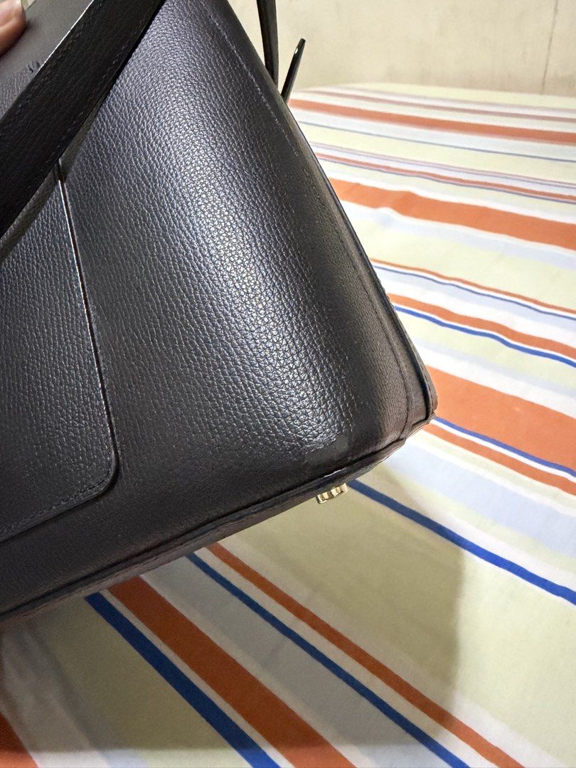 Kate Spade Black Crossbody Bag (Category: Cross-body Bags) located in Manila. Submitted by diannenjs (Listing ID 1421411226, Image 3). Description: Decluttering! - Black Kate Spade crossbody bag - Rectangular shape - adjustable long strap - Small logo on the front - Pocket on the back - White interior - Magnetic closure - Made of leather - With flaws Negotiable for sure buyer! SF C/o buyer Payment first policy.