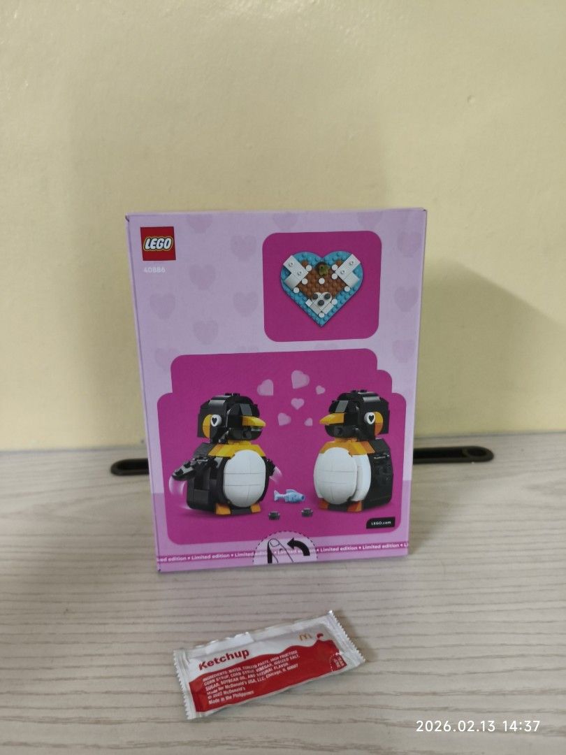 Lego - Penguins in Love - 40886 (Category: Lego & Building Sets) located in Taytay. Submitted by johnalvin (Listing ID 1421345877, Image 3). Description: Lego Penguins in Love 40886 February 2026 release Limited Edition seasonal for Valentine's Day Lego .com exclusive , need to purchase other sets to get this sealed new original Lego payment via Gcash , shipping via LBC to LBC, lalamove , grab, J&T door to door item location : Taytay, Rizal town 