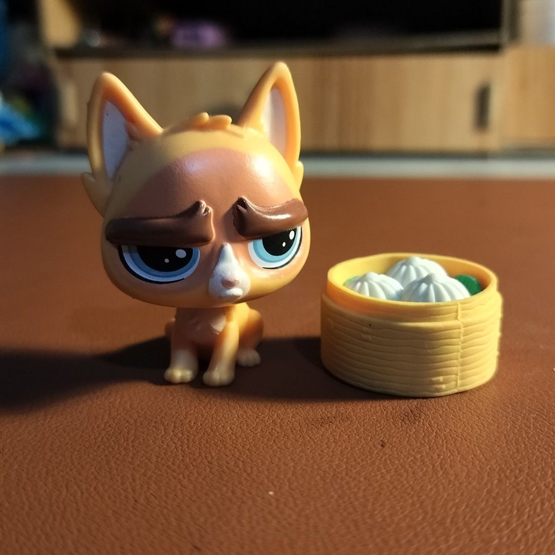Littlest Pet Shop Grumpy Cat lps (Category: Designer & Blind Box Toys) located in Bocaue. Submitted by chilly.beans (Listing ID 1421430438, Image 1). Description: A very grumpy boi 🐱 -No flaws found -Comes with a free dimsum -Official littlest pet shop toy Mode of payment: Gcash 💰📲 Buyer will cover the shipping fee 💌 Lalamove only 🚥 NO to super lowballers NO to Free shipping And NO cancellation once the item/s is shipped .