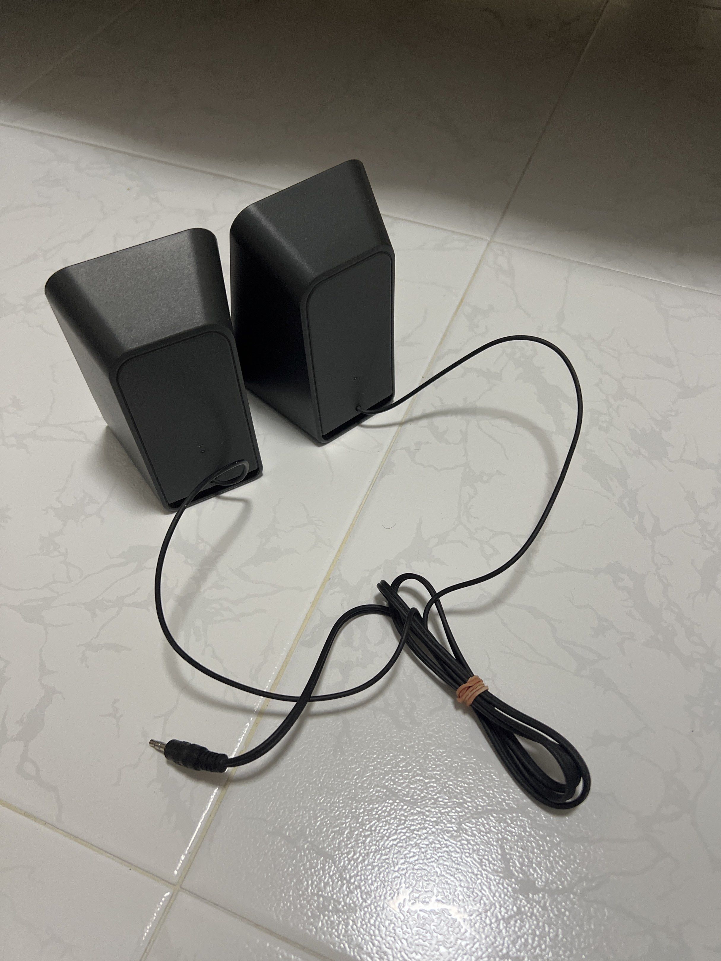 Logitech Z213 Multimedia Speakers65671930975107111