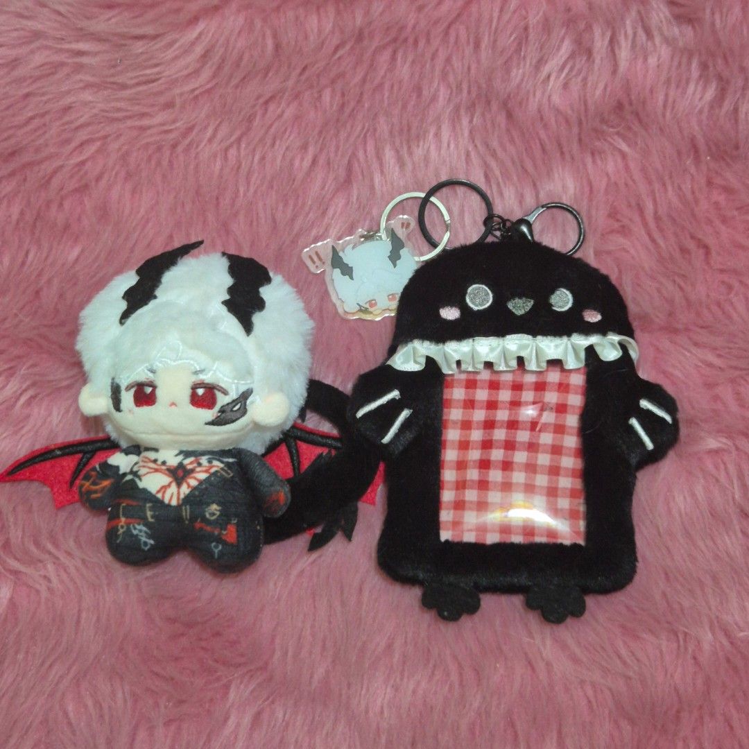 Love and Deepspace (LADS): Sylus Set (Category: K-Wave Merchandise) located in Paranaque City. Submitted by darkin.birb (Listing ID 1421372677, Image 1). Description: ↳ fanmade sylus merch ↳ selling as set only 🚫 NO to sensitive & impatient buyers 🚫 NO meet-ups for now, shipping only rfs: decluttering and quitting on collecting LADS merch 📧 DM if interested, will send more pictures 💳 MOP: GCASH/BPI 📮 MOD: J&T (📍Parañaque City) | drop-offs: 