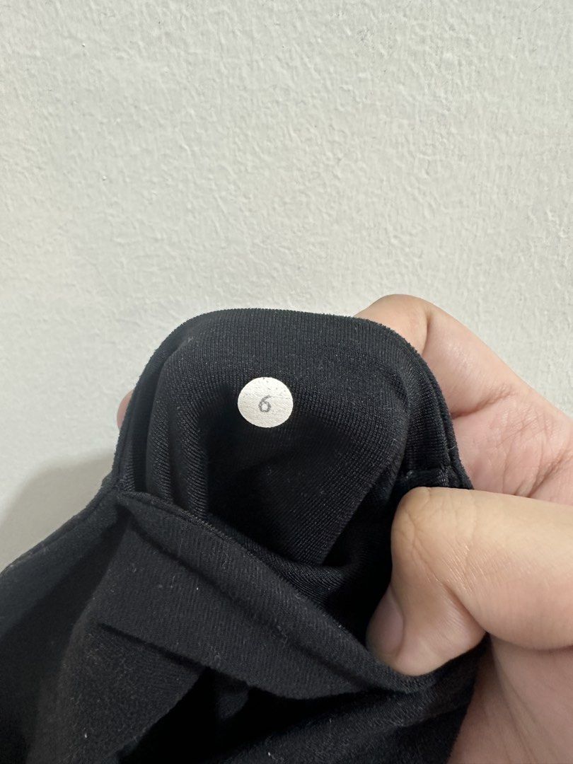 Lululemon Flare Yoga Pants Size 6 (Category: Activewear) located in Quezon City. Submitted by tatuz04 (Listing ID 1421343465, Image 3). Description: - Lululemon flare yoga pants - Size 6 - Features Lululemon logo - Wide leg opening - Made of soft, stretchy material - Perfect for yoga or everyday wear.