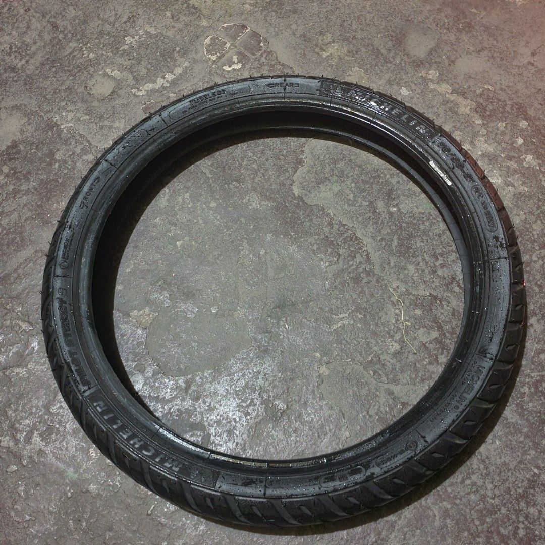 Michelin Pilot Street 2 (70/90-17) (Category: Mags and Tires) located in Pasig City. Submitted by space0325 (Listing ID 1421423572, Image 2). Description: Michelin Pilot Street 2 Price: 1000 php Loc: Pasig Bought last May 2025, nagamit lang for 2 months kasi nagpalaki ako ng gulong. Pang trabaho-bahay lang nung ginamit. Delivery or meetup within Pasig.