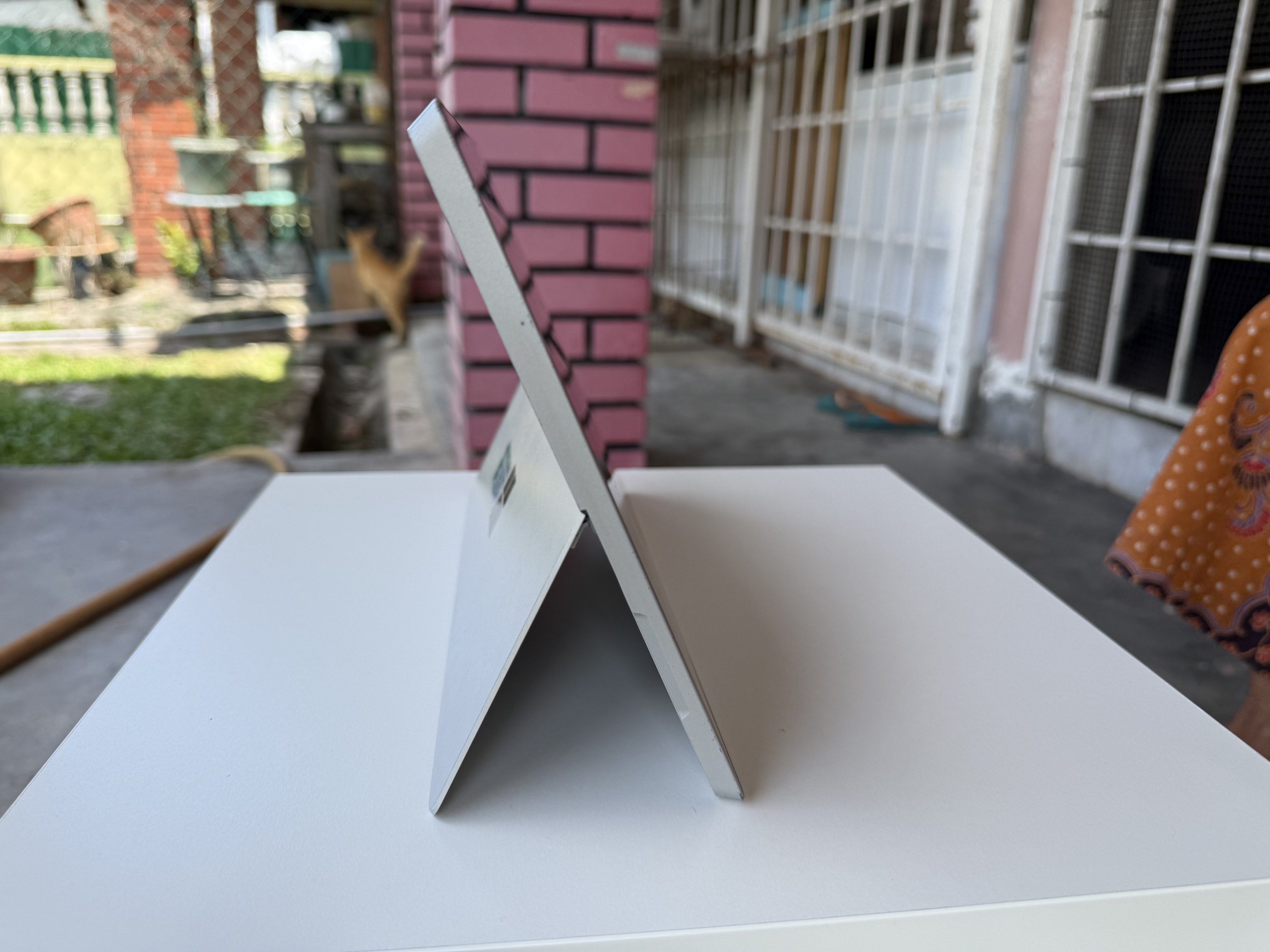 microsoft surface 3 (Category: Laptops & Notebooks) located in Rawang. Submitted by troyibujr (Listing ID 1421329593, Image 3). Description: Rm 300 cod rawang.