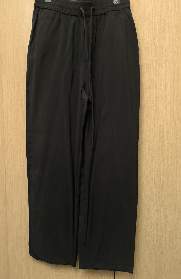 Mango Black Co-ord Set (Category: Sets or Coordinates) located in Quezon City. Submitted by freeupcloset (Listing ID 1421297846, Image 1). Description: .