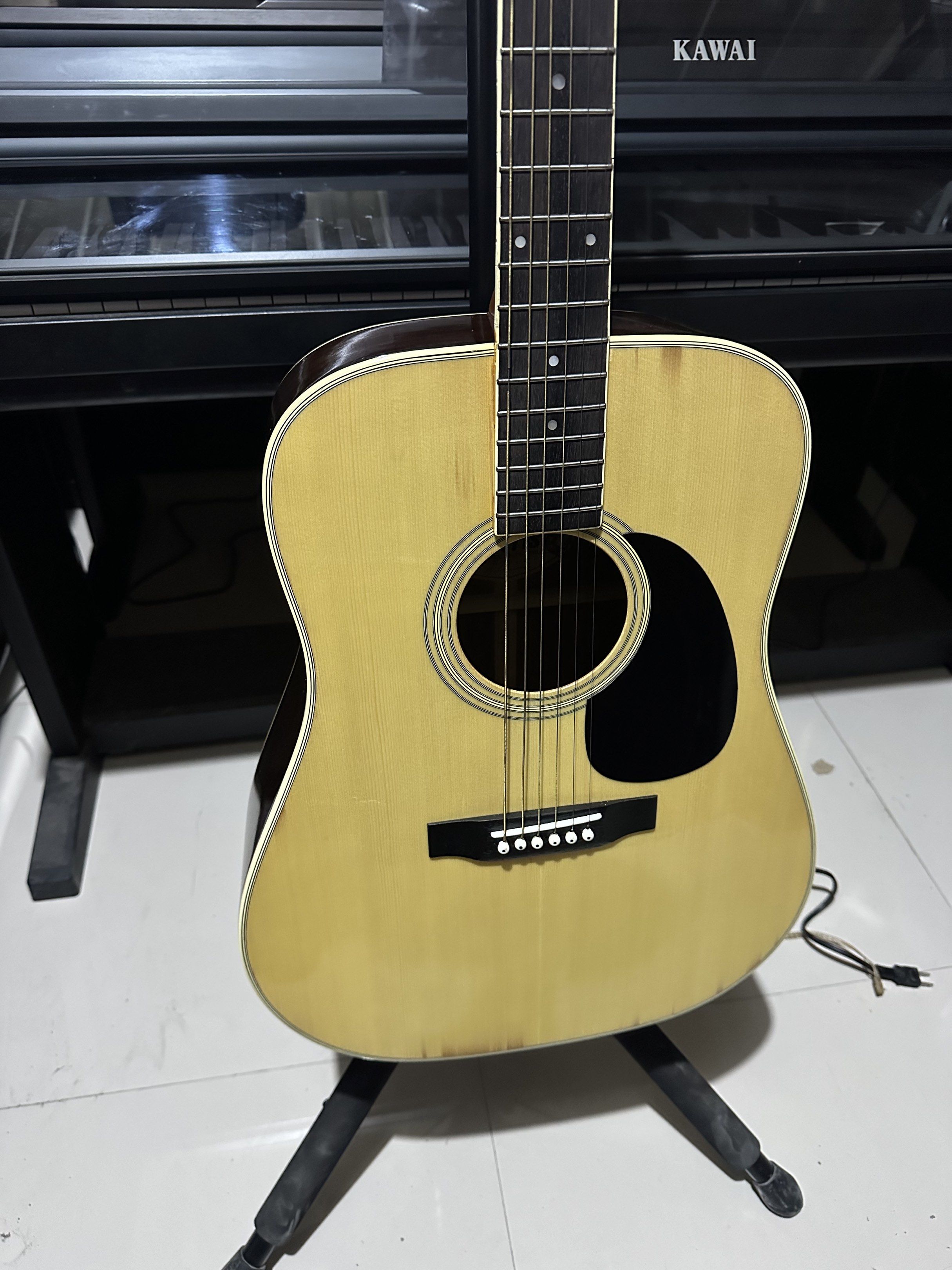 Morris W-20 Acoustic Guitar (Category: Musical Instruments) located in Binan City. Submitted by asherkv13 (Listing ID 1421302898, Image 3). Description: .