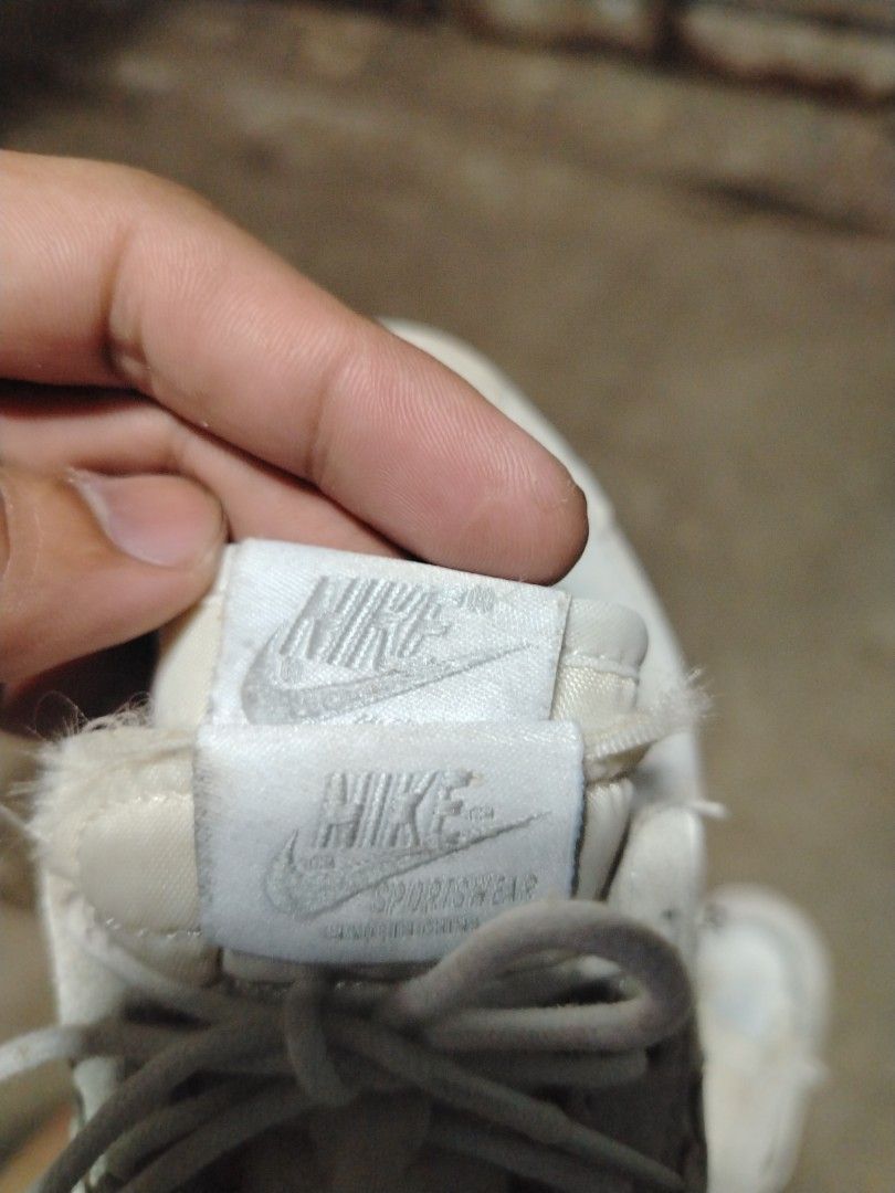 Nike Sacai Vaporwaffle White (Category: Sneakers) located in Midsalip. Submitted by shoesselector (Listing ID 1421384551, Image 3). Description: - Nike Sacai Vaporwaffle - Color: White - Features Nike logo on tongue and heel #NikeSacai #Nike - Size: EUR 41 / US 7 - White laces and sole - Condition: Good.