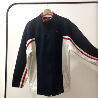 (Category: ) located in . Submitted by neko_thrifting (Listing ID 1421421242, Image 1). Description: .
