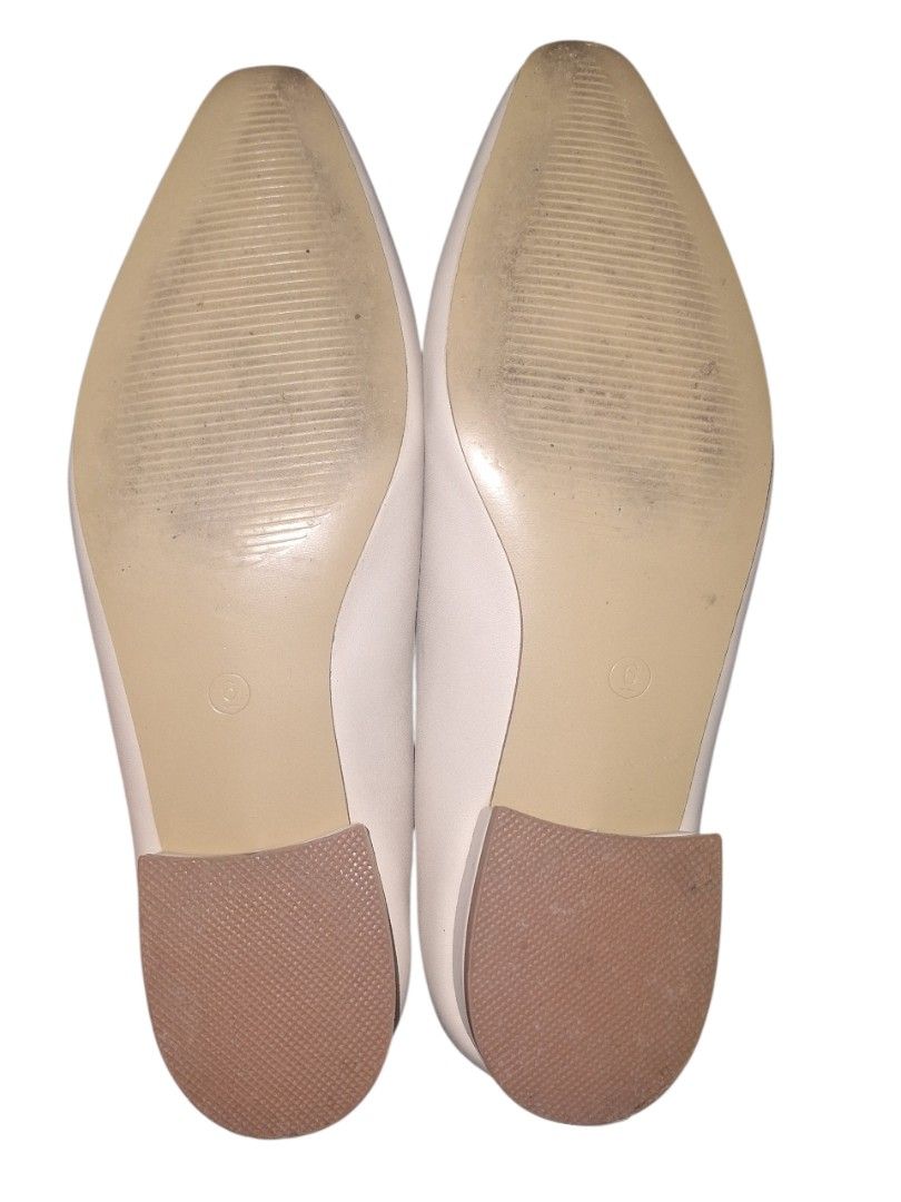 Pointed Toe Flats (Category: Flats & Sandals) located in Quezon City. Submitted by infinitineph2011 (Listing ID 1421412930, Image 3). Description: size 5-6 fitted s 6 good as new bawal sa malapad paa.