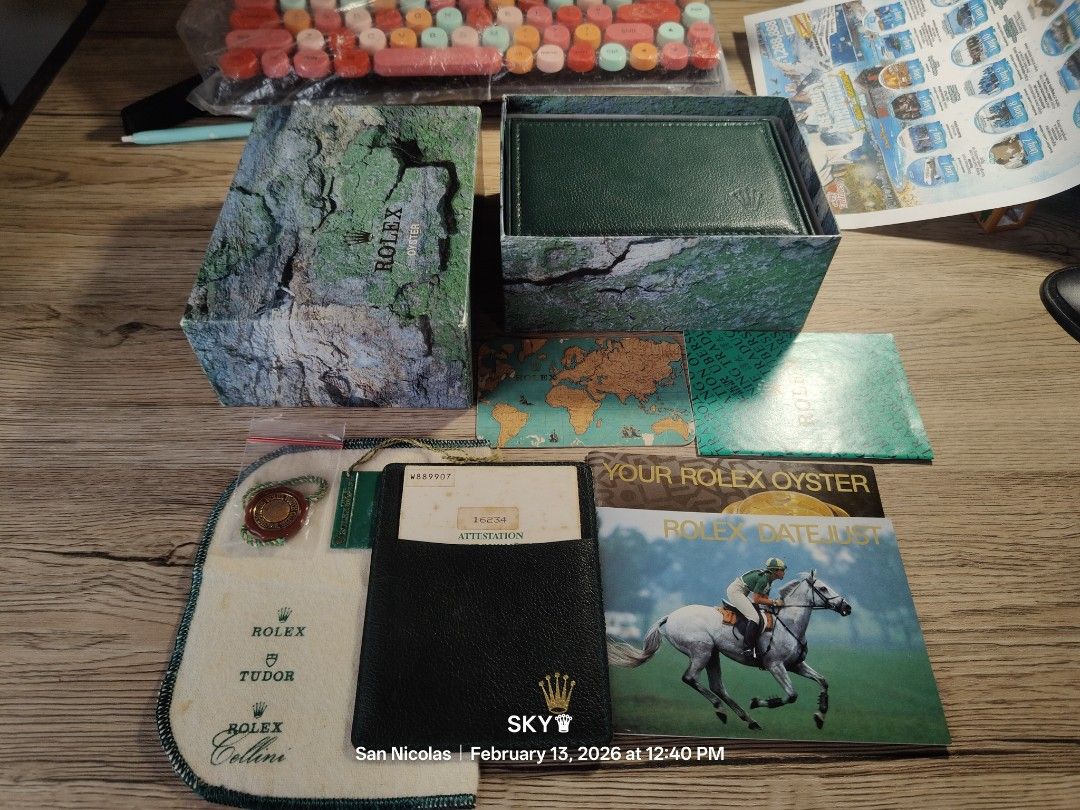 Rolex 90s green box (Category: Luxury Watches) located in Quezon City. Submitted by sky_sale (Listing ID 1421402774, Image 1). Description: rolex box authentic booklet and accessories also for sale.