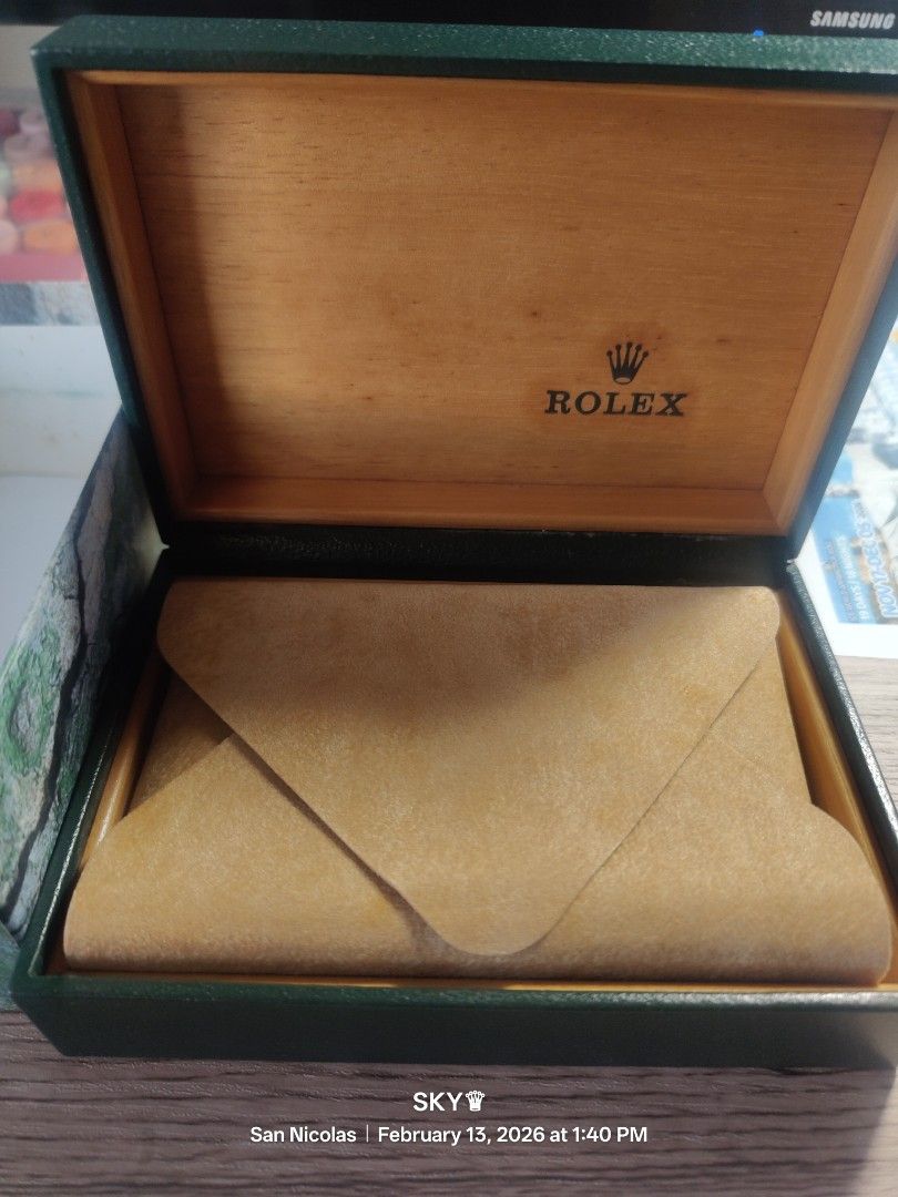 Rolex 90s green box (Category: Luxury Watches) located in Quezon City. Submitted by sky_sale (Listing ID 1421402774, Image 2). Description: rolex box authentic booklet and accessories also for sale.