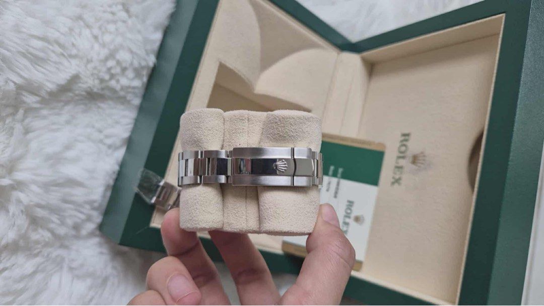 Rolex Datejust 31 Tahitian Diamond Dial (Category: Luxury Watches) located in Pasig City. Submitted by Watchaholics (Listing ID 1421398970, Image 2). Description: Ref 178274 Year model 2016 31mm Oyster bracelet 9.5/10 condition Complete set For 690k .