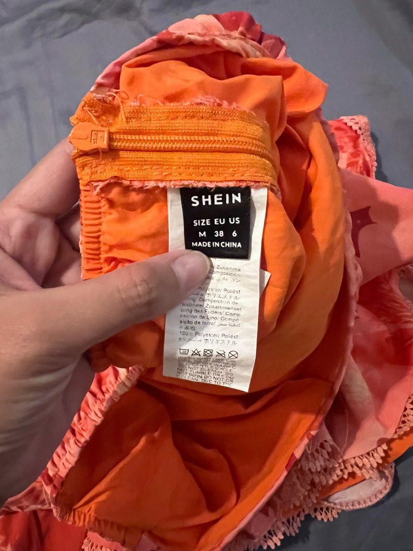 Shein Skirt (Category: Skirts) located in Quezon City. Submitted by currentlydeclutterring (Listing ID 1421417873, Image 2). Description: Size M but it’s a bit stretchable so might also fit up to semi L.