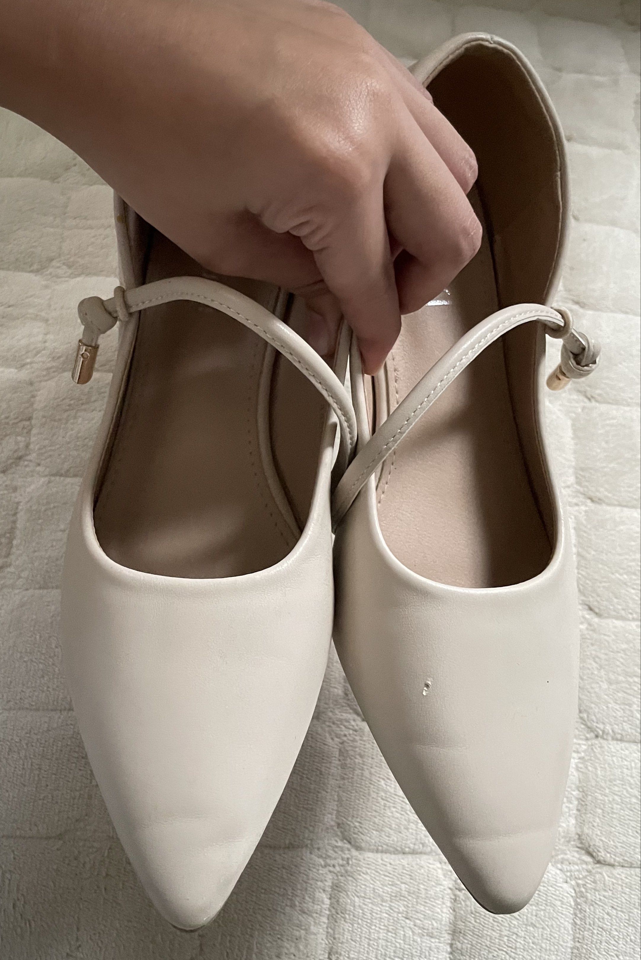 Suki Beige Mary Jane Heels (Category: Heels) located in Cavite. Submitted by byestuffph (Listing ID 1421333728, Image 3). Description: SUKI Beige Heels - Size 38 - bought for ₱1,399 - used ONCE only (for graduation) - has minor flaw (see last pic) 💸 slightly negotiable .