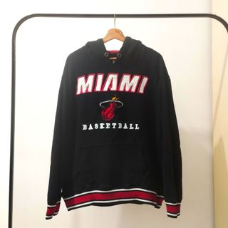 (Category: ) located in . Submitted by neko_thrifting (Listing ID 1421419120, Image 1). Description: .