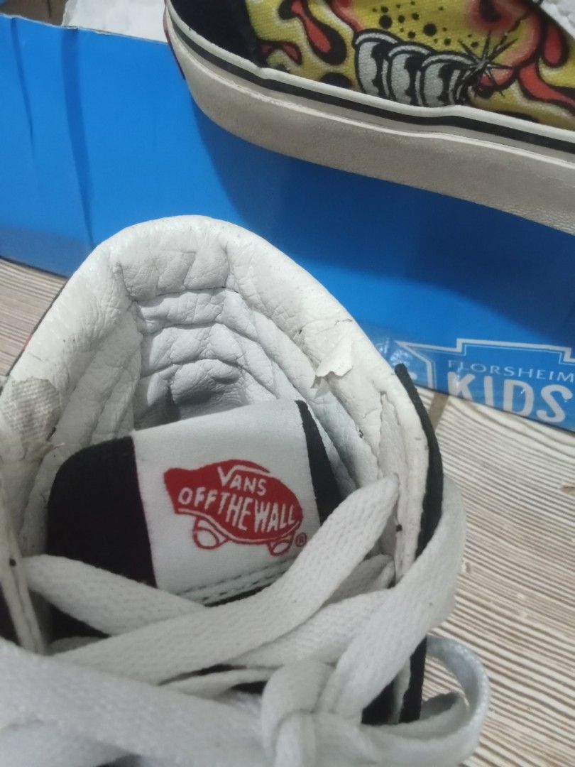 Vans Hi-cut Kids Shoes (Category: Babies & Kids Fashion) located in Caloocan City. Submitted by heyah24 (Listing ID 1421323209, Image 2). Description: Vans hi-cut sneakers. Black upper, white sole. Size:US Kids 3. Made in Vietnam. Bought from US needs cleaning unisex.