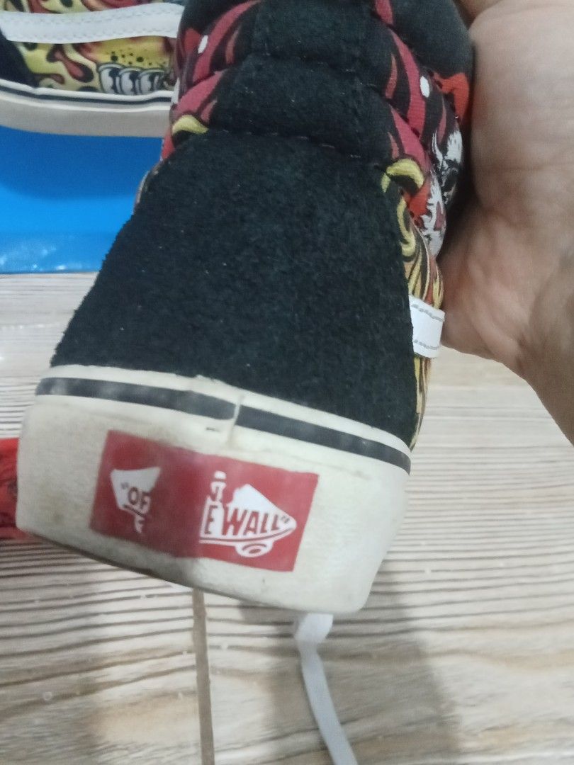 Vans Hi-cut Kids Shoes (Category: Babies & Kids Fashion) located in Caloocan City. Submitted by heyah24 (Listing ID 1421323209, Image 3). Description: Vans hi-cut sneakers. Black upper, white sole. Size:US Kids 3. Made in Vietnam. Bought from US needs cleaning unisex.