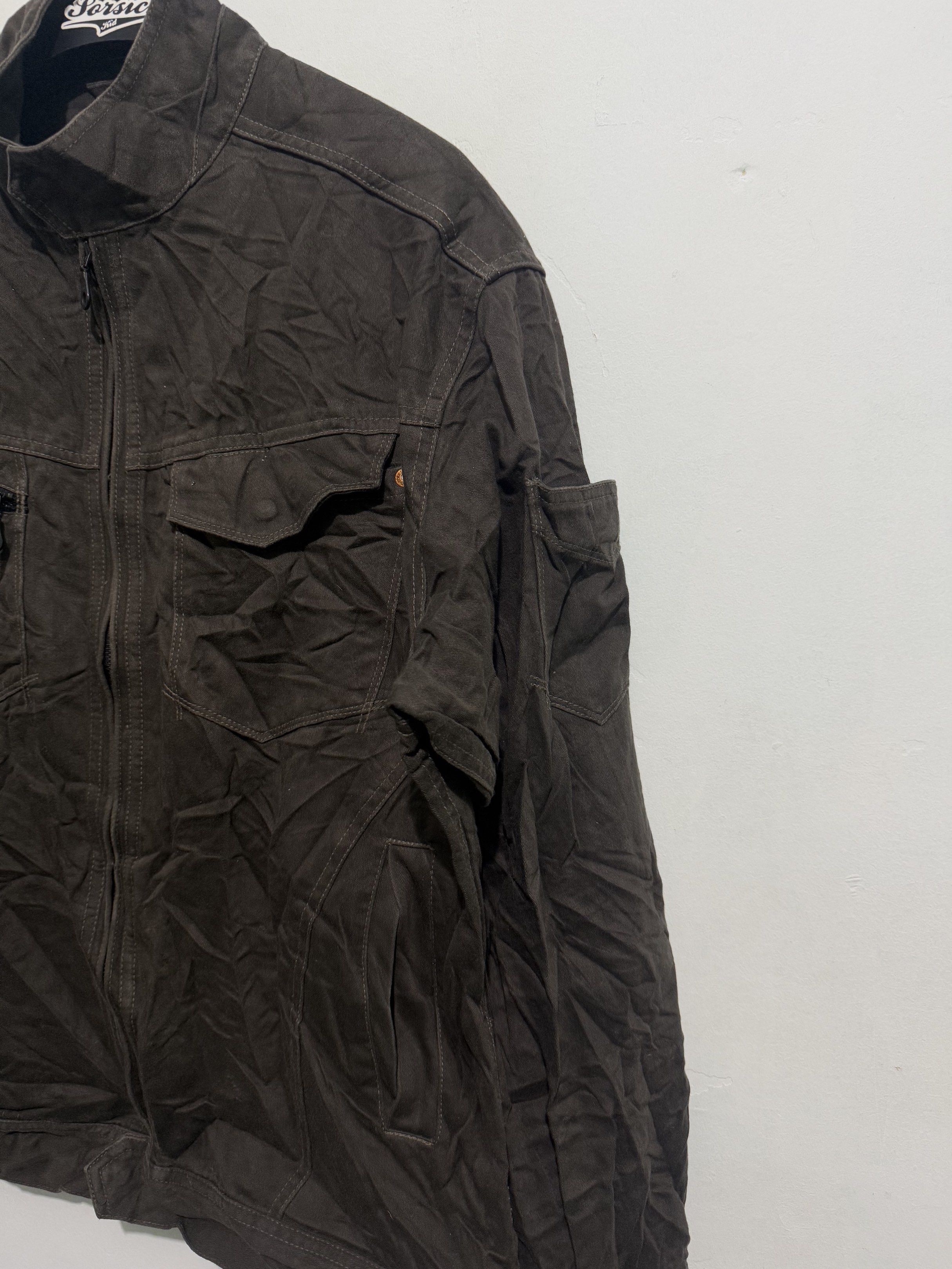 Vice United By Burtle Military Jacket - Size L (Category: Coats, Jackets and Outerwear) located in Sorsogon. Submitted by jovert_23alviz (Listing ID 1421384275, Image 3). Description: Vice united Size L Dimes 23.5x27 No issue 1200.