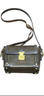 (Category: ) located in . Submitted by thriftstorypremiumshop (Listing ID 1421424095, Image 1). Description: .