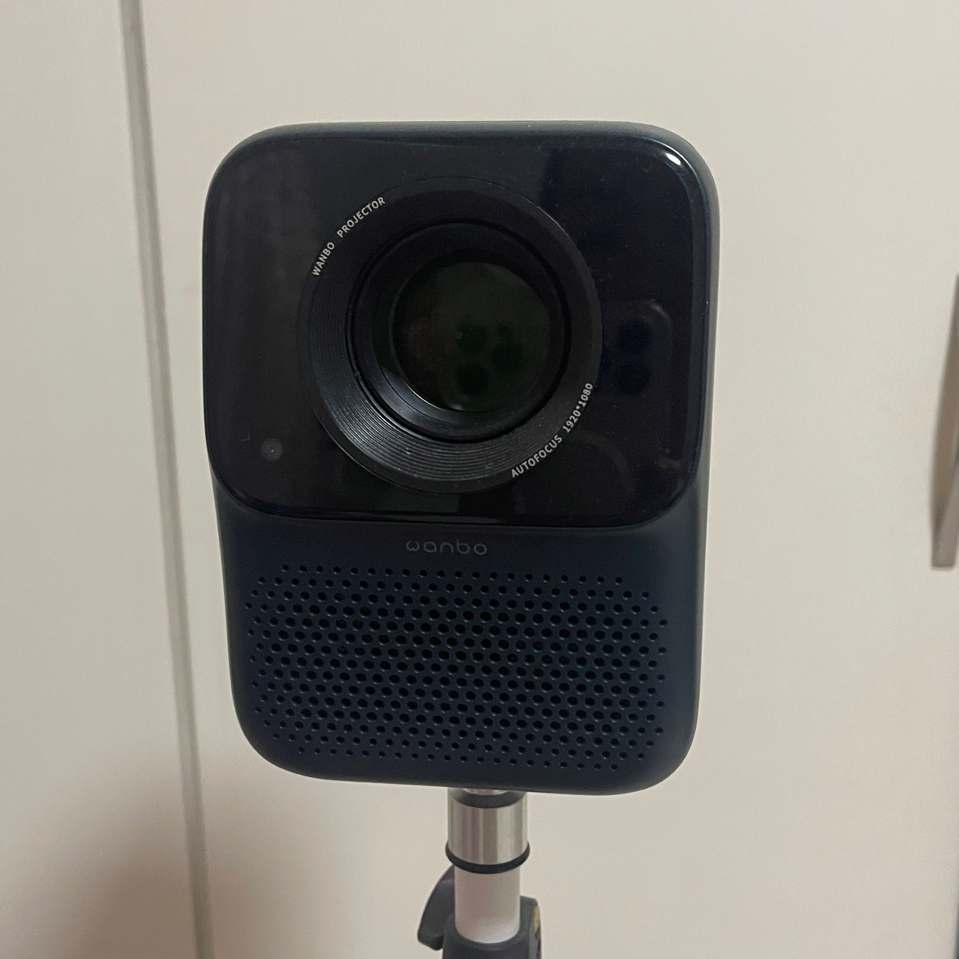 Wanbo T2 Max New Projector with Tripod (Category: Projectors) located in Vigan. Submitted by rgdeclutters (Listing ID 1421402135, Image 1). Description: Used only a few times Complete with box and all accesories. .