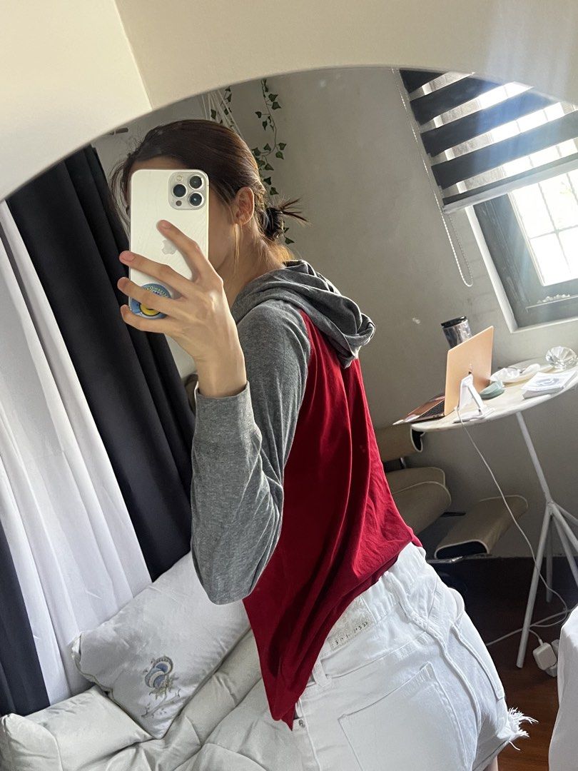 Wrangler Red and Gray Hoodie (Category: Hoodies) located in Cavite. Submitted by cosmi98 (Listing ID 1421370151, Image 2). Description: .