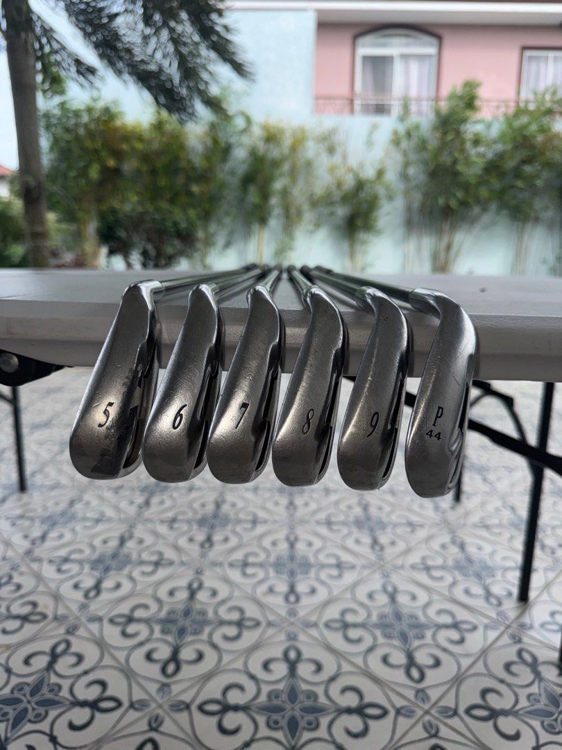 XXIO Golf Irons Set 5i-PW (Category: Golf) located in Bacolod City. Submitted by timekeepers_ezg (Listing ID 1421443248, Image 2). Description: No issues. Slightly negotiable. Signs of use. Stiff flex. 5,6,7,8,9 irons and Pitching Wedge. Can ship anywhere in the Philippines..